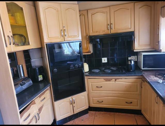 2 BEDROOM HOUSE FOR SALE IN EMDENI